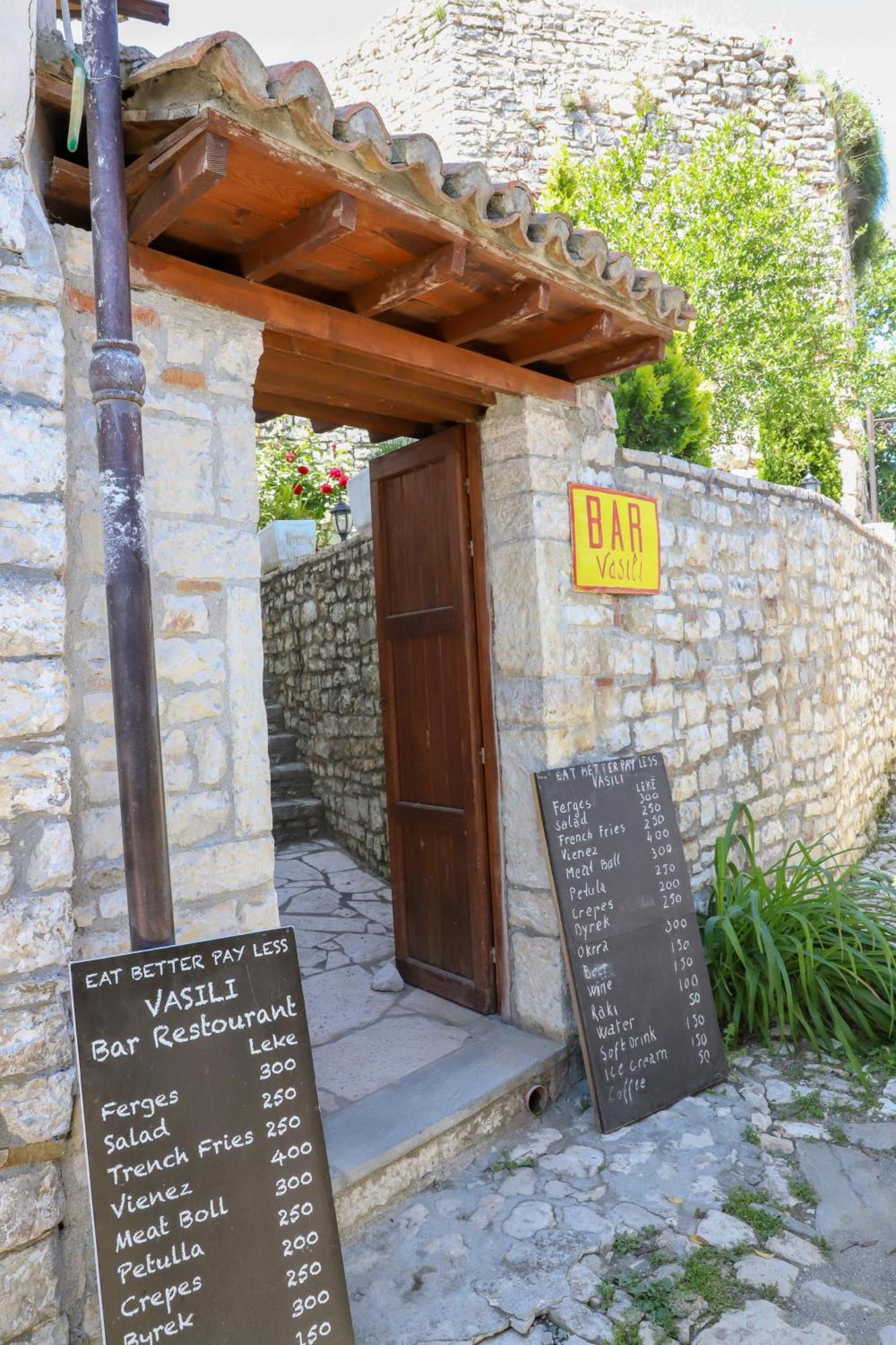 Guest House Vasili ベラト エクステリア 写真