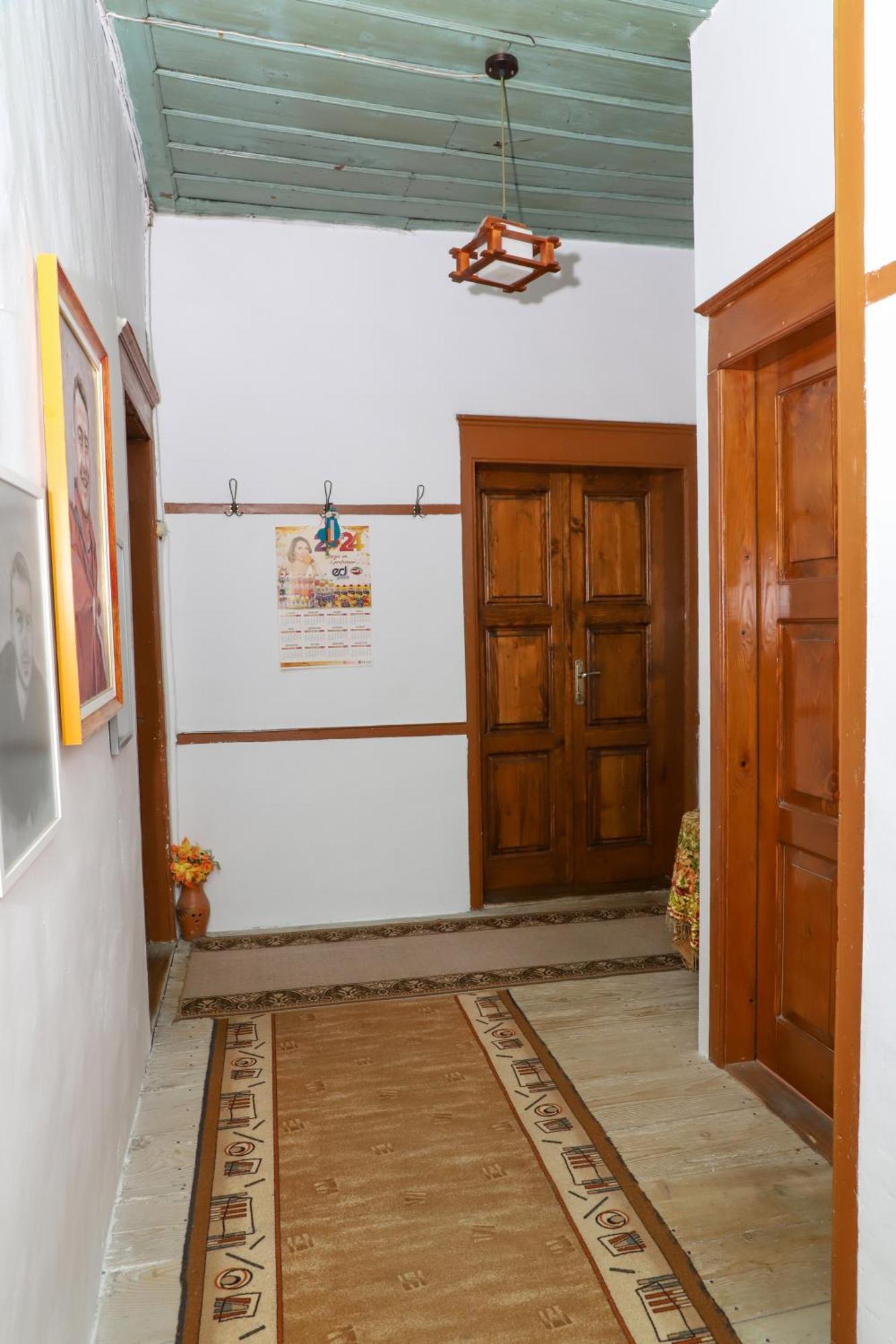 Guest House Vasili ベラト エクステリア 写真