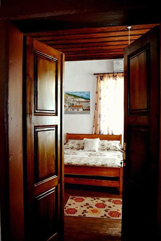 Guest House Vasili ベラト エクステリア 写真