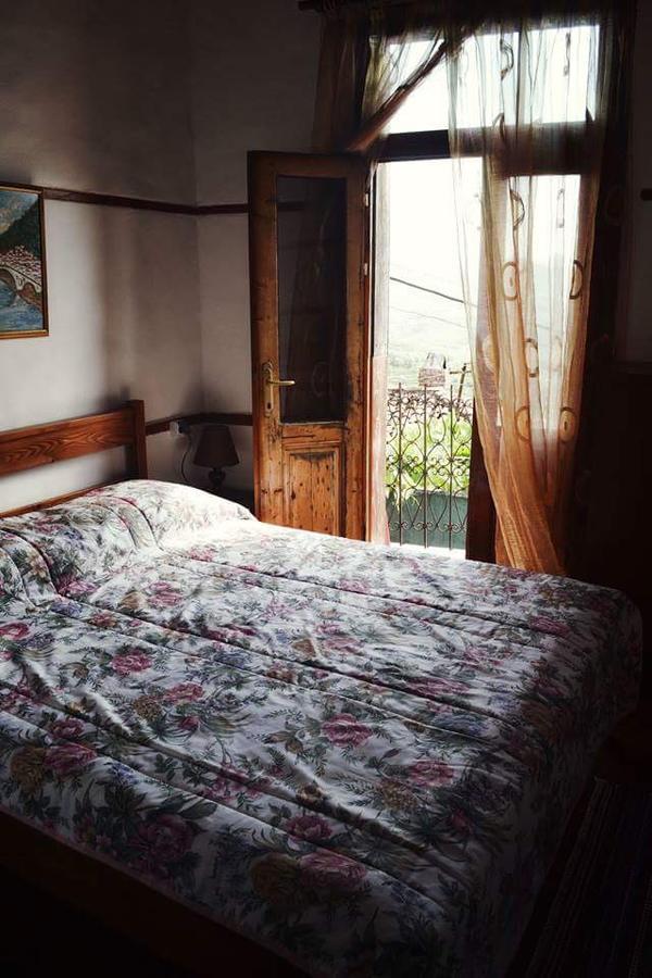 Guest House Vasili ベラト エクステリア 写真